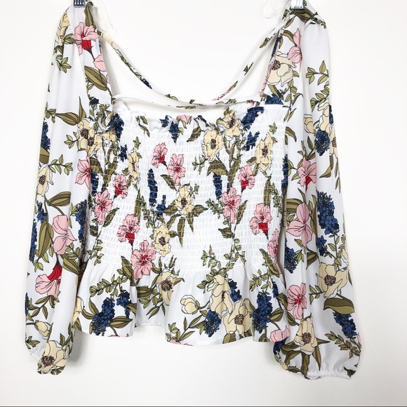 Heart & Hips Tops - ⚡️CLEARANCE ⚡️ NEW Heart Hips blouse flower size L